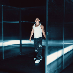 John-Summit-crystallized-Ft-In-z-1.jpg